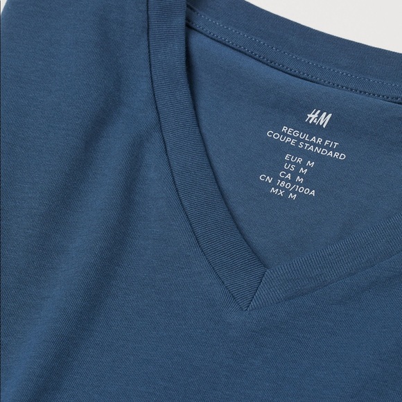 H&M short sleeves Tee. Size: Medium - Picture 4 of 6